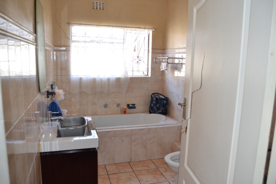 4 Bedroom Property for Sale in Gaylee Western Cape